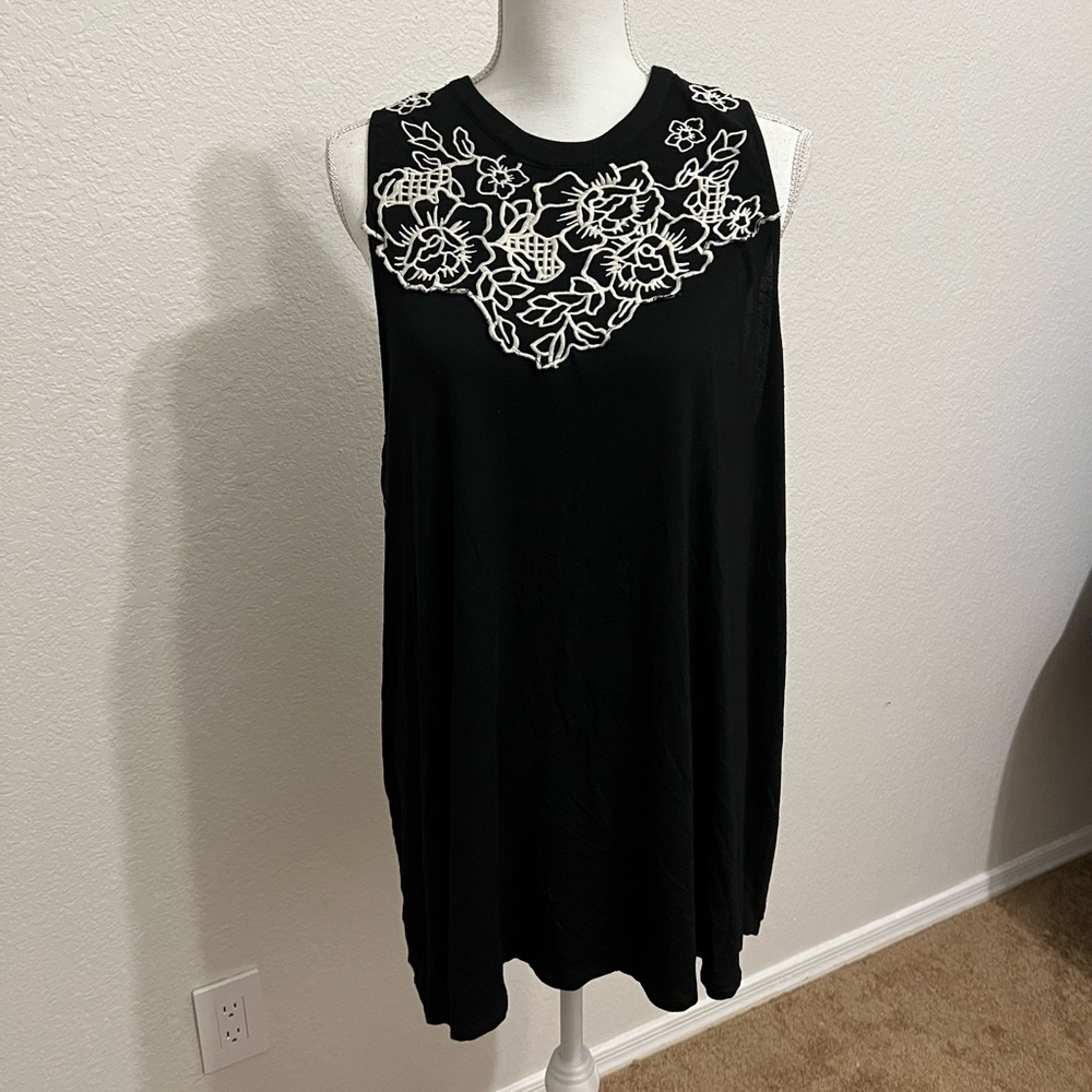 Torrid lightweight black shirt, business casual, white embroidery